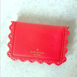 SALE ‼️ Kate Spade Coral Scalloped Wallet, NWOT